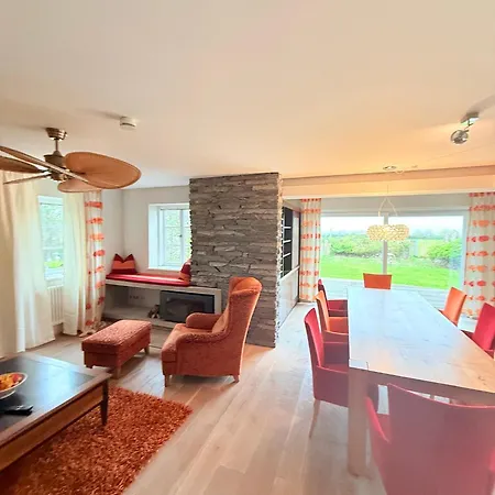 Semesterbostad Haus Seeblick