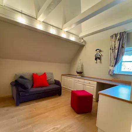 Semesterbostad Haus Seeblick