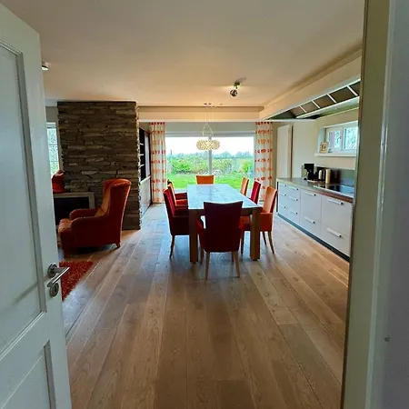 Semesterbostad Haus Seeblick *